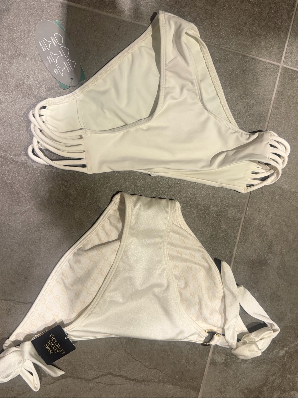 Bikini bundle - Picture 3 of 4